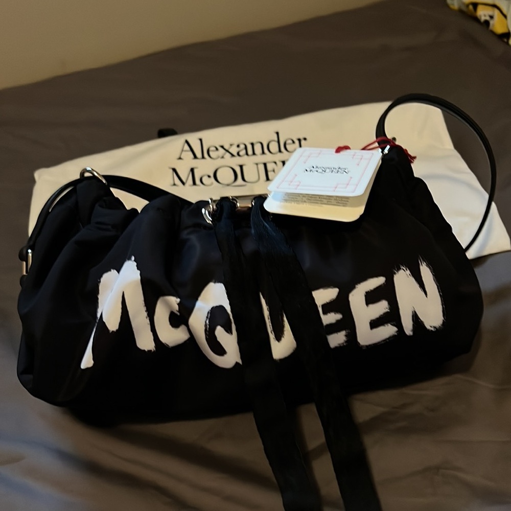 ALEXANDER MCQUEEN
Mini Bundle